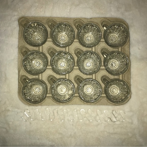 Vintage Anchor Hocking 12 Cups (Part of the Arlington Design Punch Set) - Picture 7 of 9